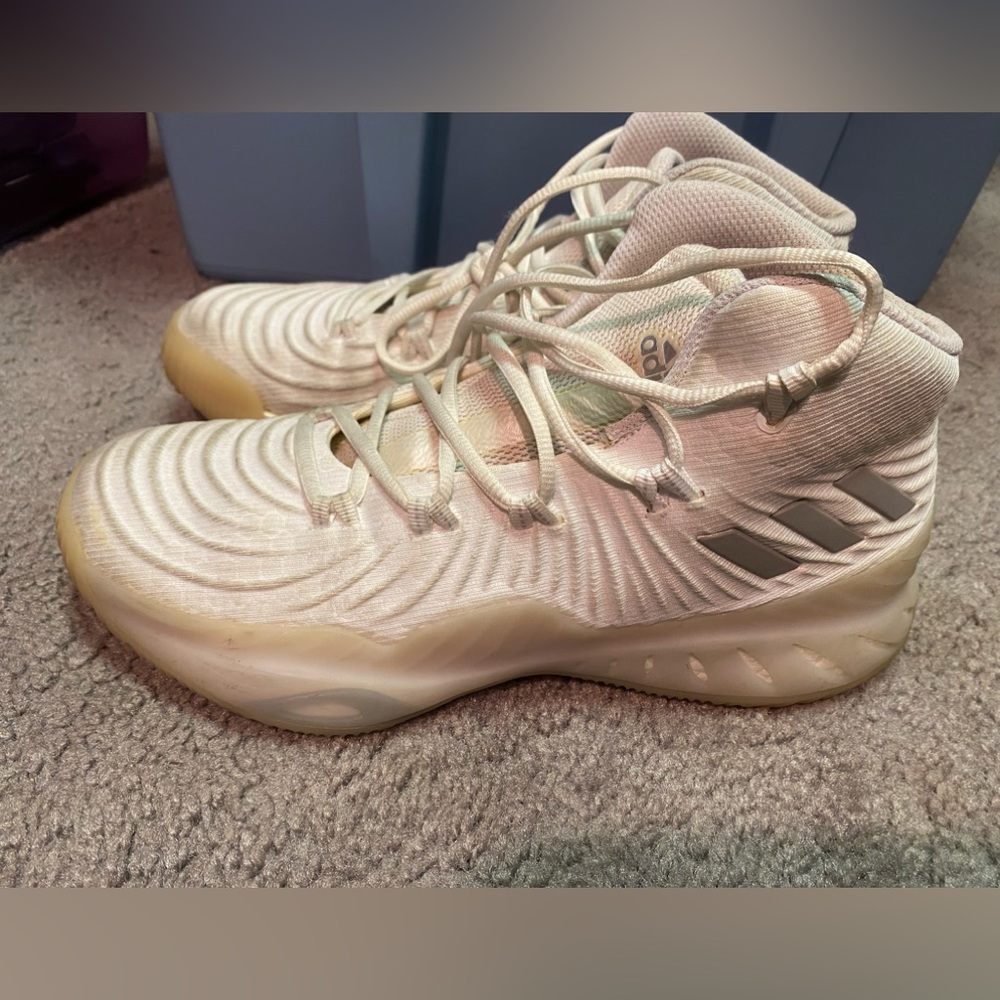 Adidas Basketball Sneaker